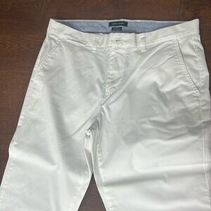Tommy Hilfiger. White, men’s pants.